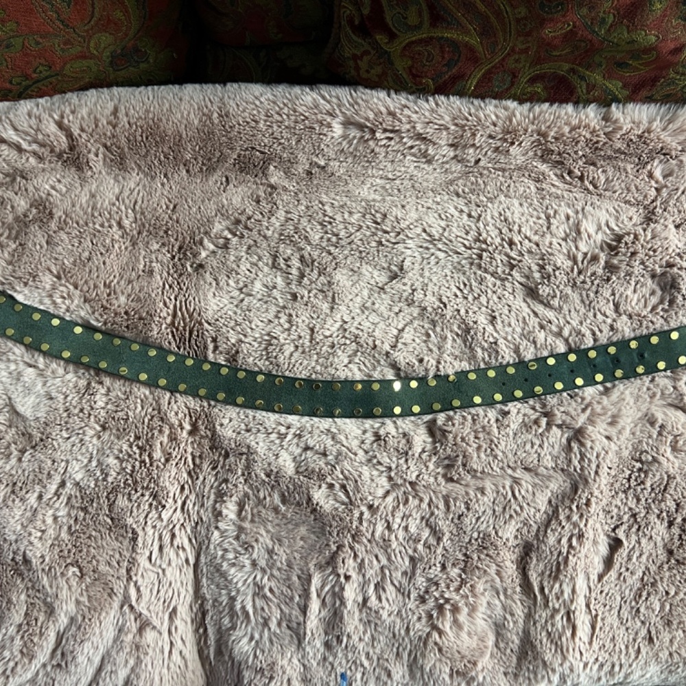 VINTAGE 80s Sage/Olive Suede Gold Tone Bling Studded Fashion Belt - unique! - Picture 6 of 14